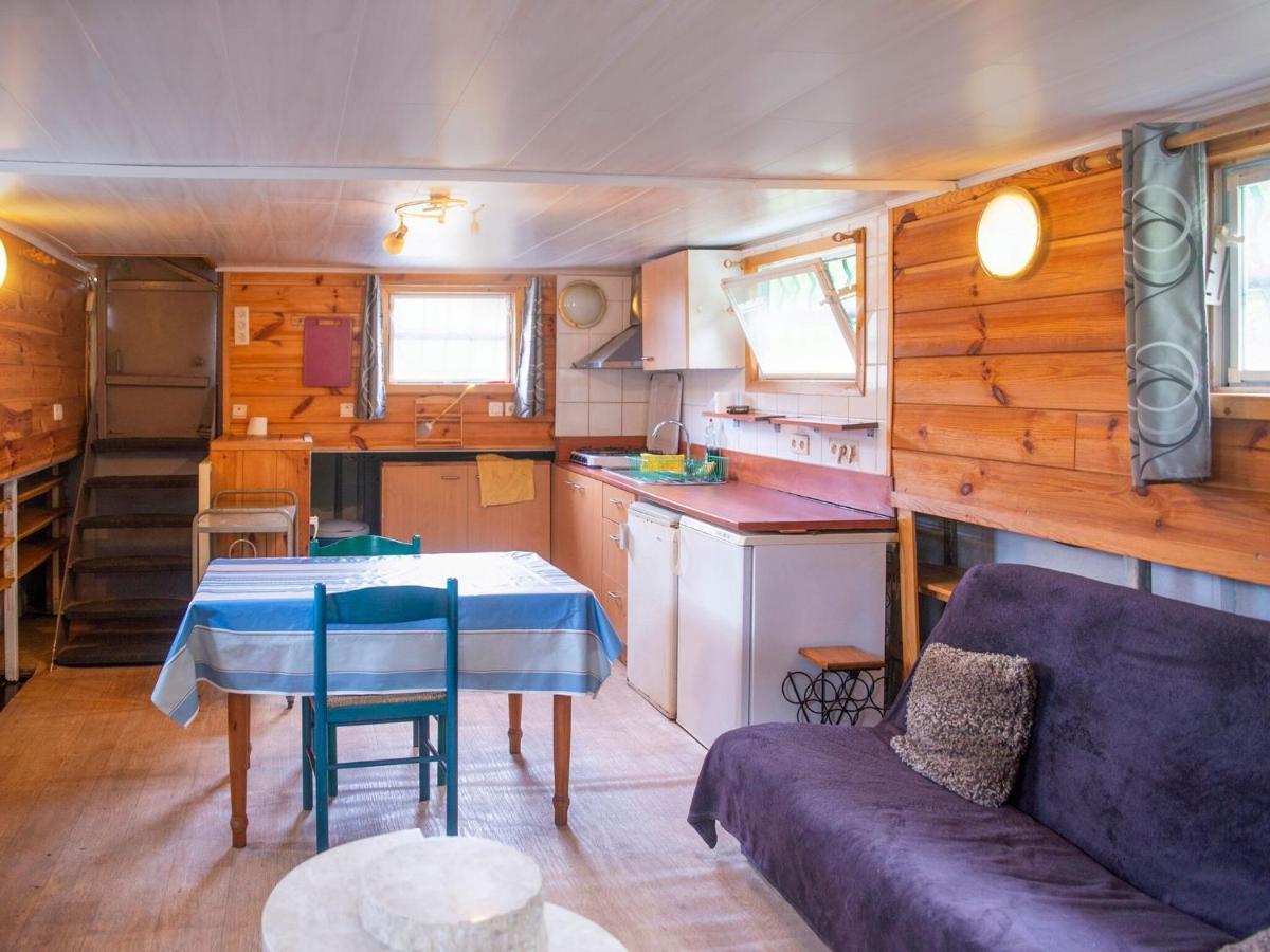 Comfy Houseboat In Florennes Next To The Forest Luaran gambar