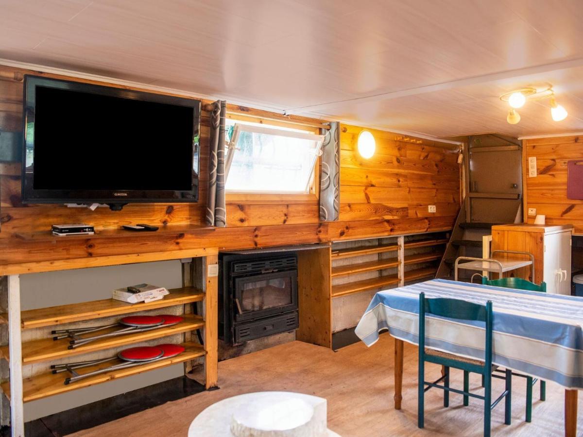 Comfy Houseboat In Florennes Next To The Forest Luaran gambar