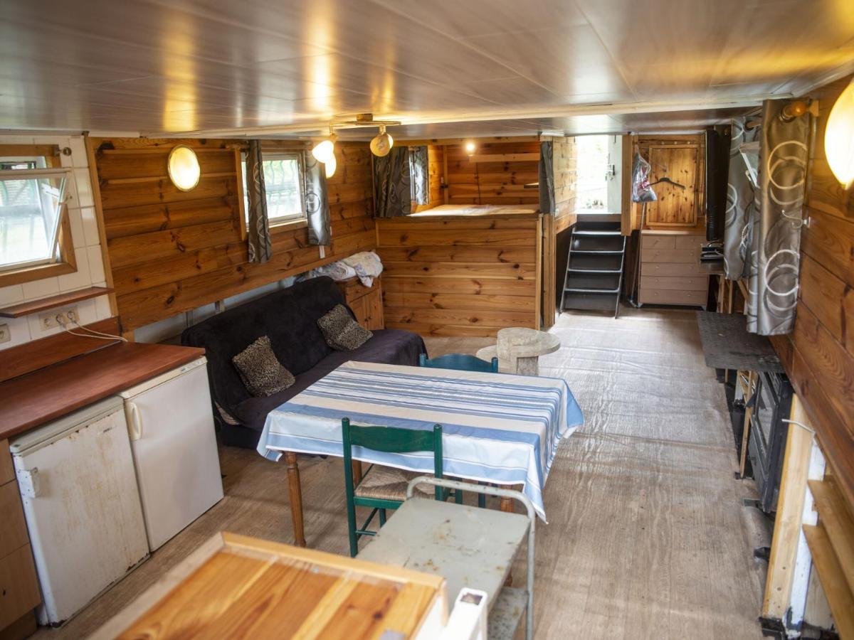 Comfy Houseboat In Florennes Next To The Forest Luaran gambar